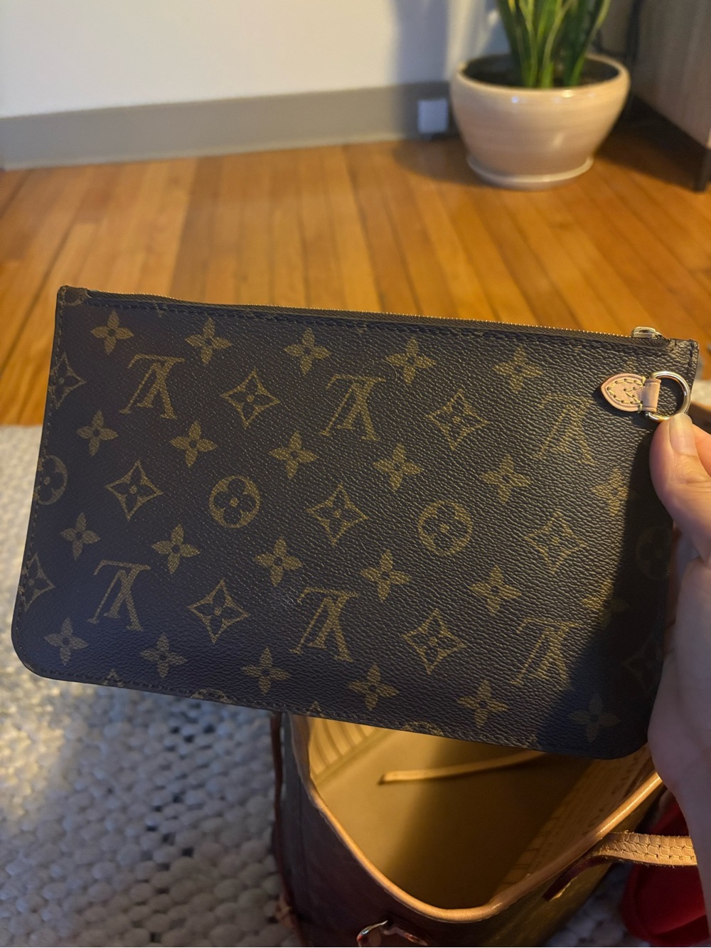 Louis Vuitton Brown Monogram Shoulder Tote with Natural Trim - Picture 5 of 8